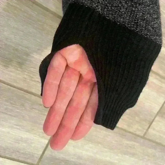 Rag and Bone 100% Merino Wool, two toned black and grey, Size XS - Picture 3 of 5